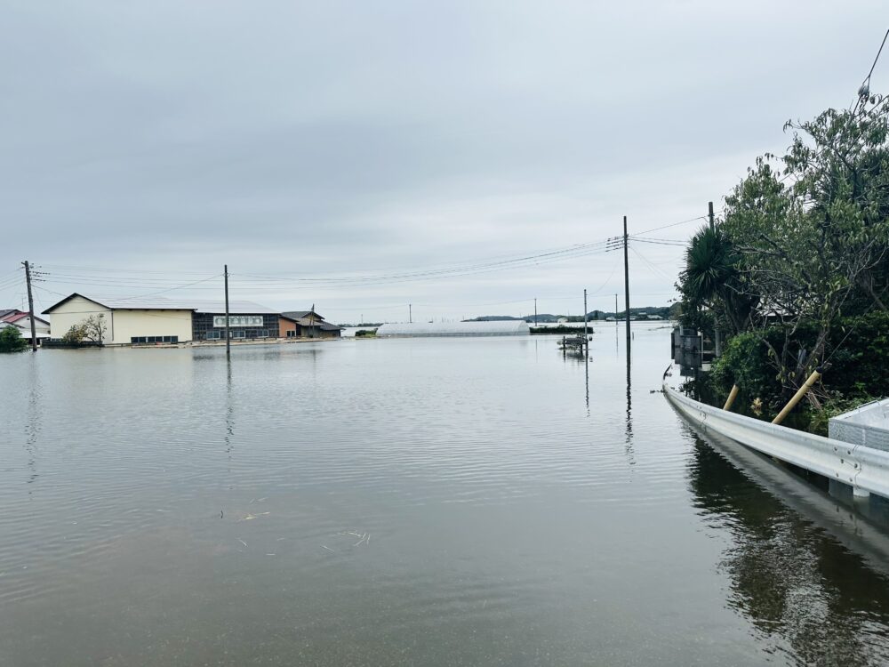 救援活動が続く印旛沼周辺地区。現場の声を復旧支援につなげます。（写真6）