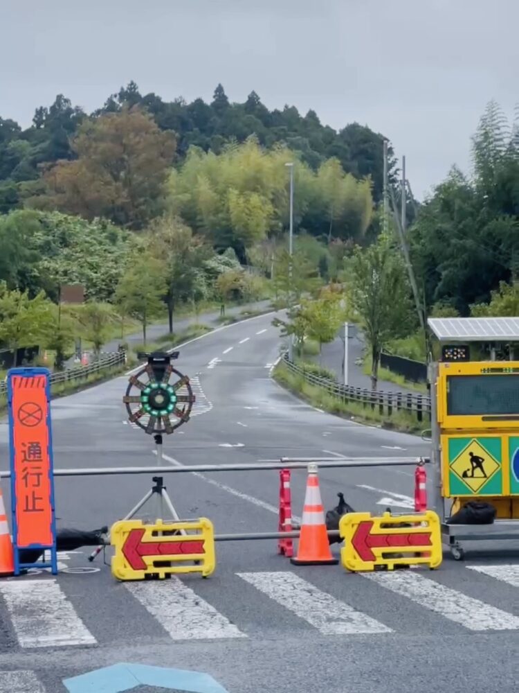 はなのき台から台方・印西市方面への通行止め道路　片側交互通行