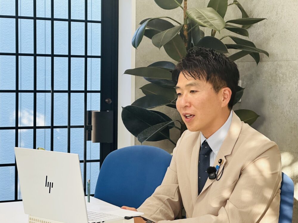 議会を終えてとんぼ返りで成田へ戻り、AERAの取材対応。