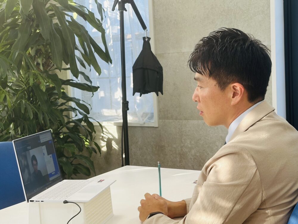 議会を終えてとんぼ返りで成田へ戻り、AERAの取材対応。 2