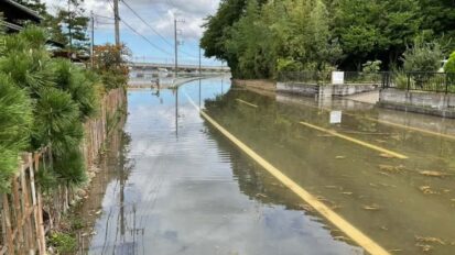 印旛沼水位の4.5mまで上昇から横ばい続く。甚兵衛大橋付近、大竹地区は浸水・冠水しています。