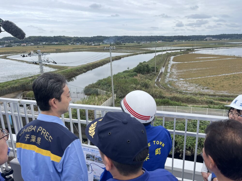 【印旛沼の堤防決壊現場を、熊谷知事とともに視察】 2