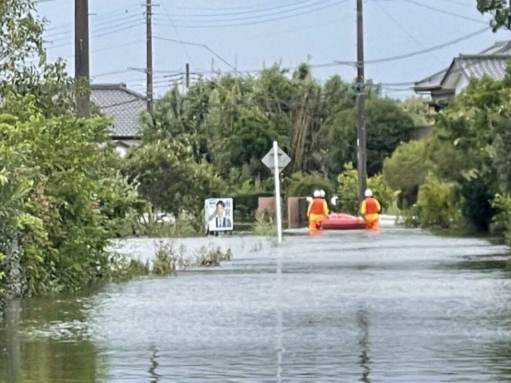 救援活動が続く印旛沼周辺地区。現場の声を復旧支援につなげます。（写真2）