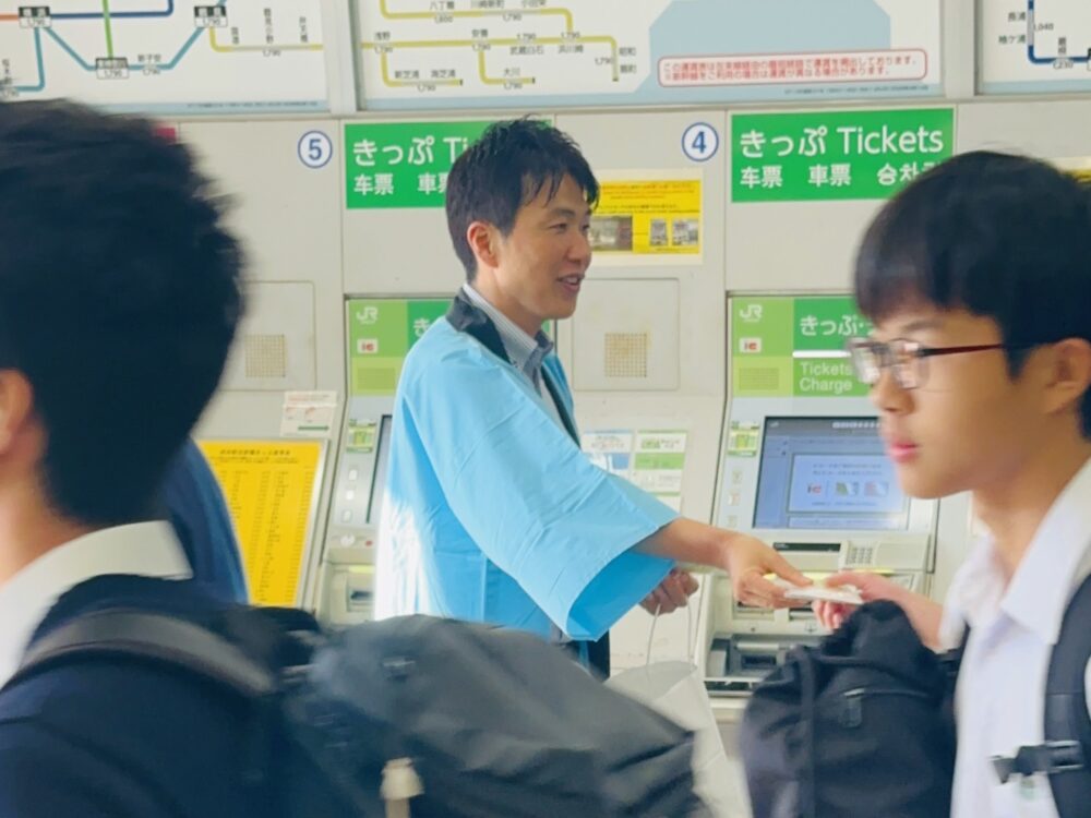 今朝は、JR成田駅西口デッキで行われた「首都圏中央連絡自動車道建設促進県民会議」の駅頭キャンペーンに参加しました。 2